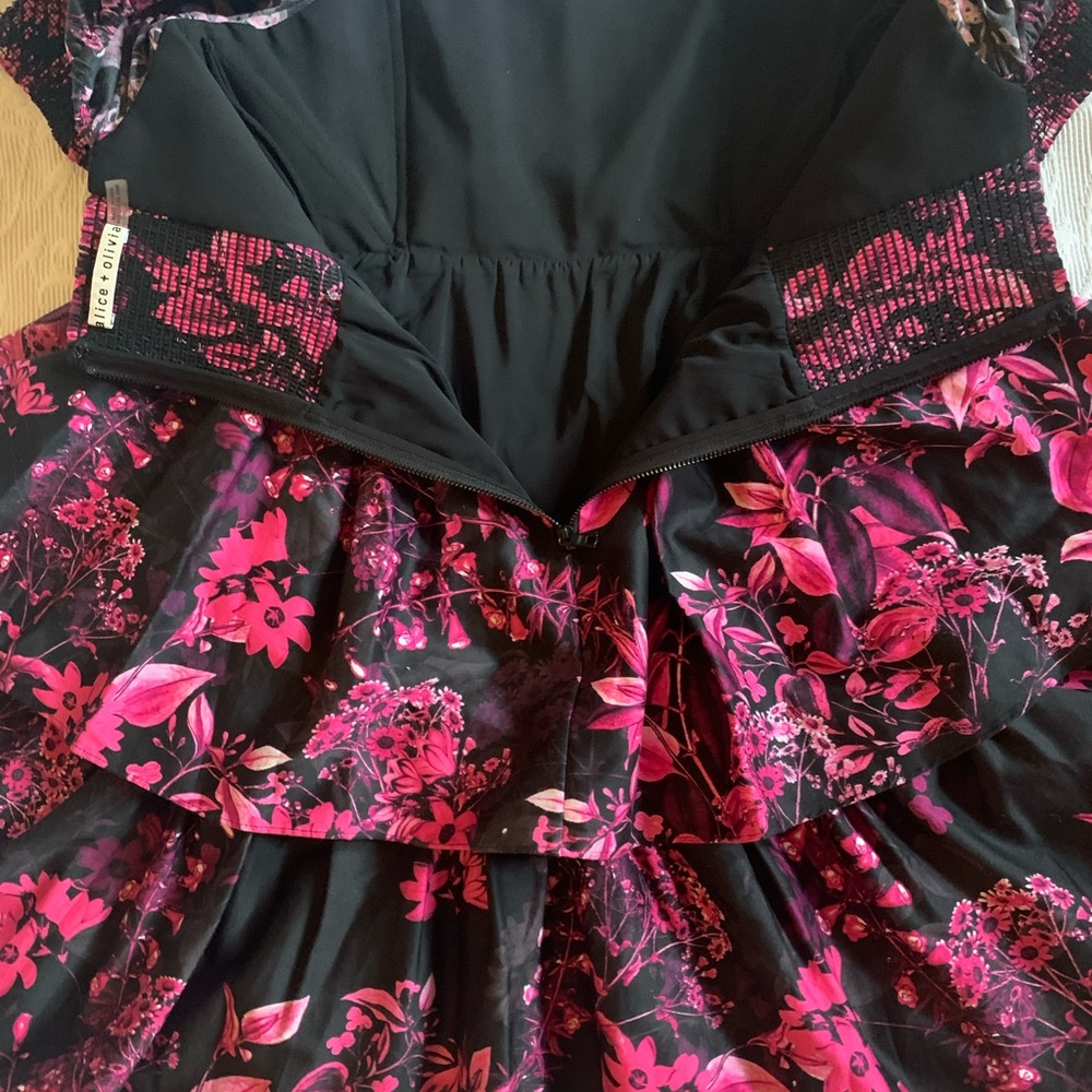 NWT Alice and Olivia puff sleeve floral print mini dress size small - Picture 7 of 10